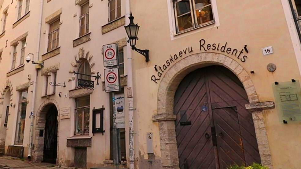 Restaurante Rataskaevu, local que guarda uma história do folclore do país.